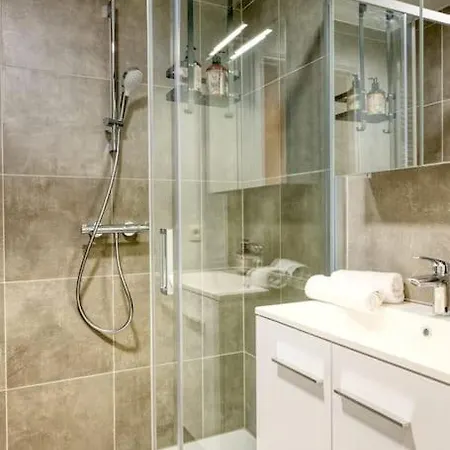 Apartamento 5-guest Retreat Steps From