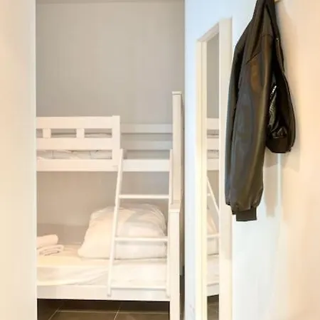 5-guest Retreat Steps From Ostenda